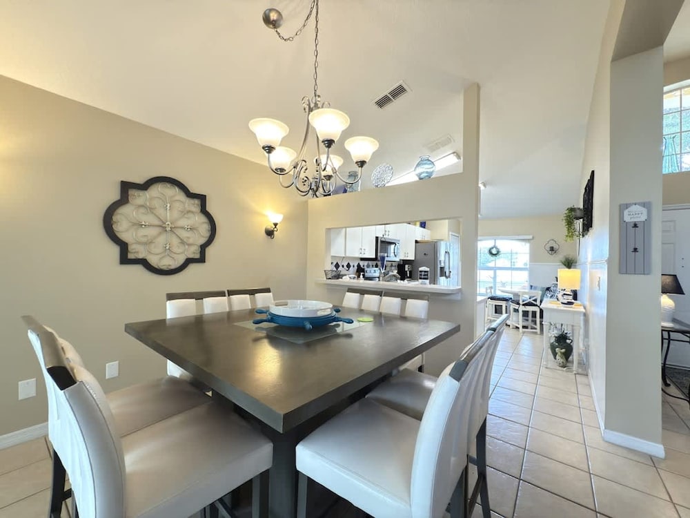 Near Disney Villa 3 bd Private Pool