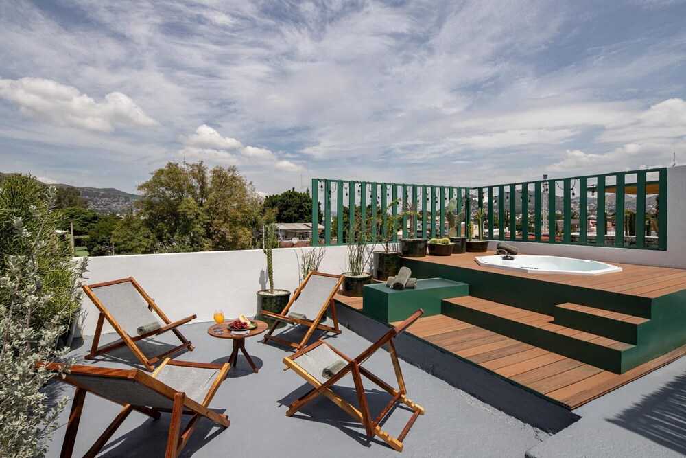 Rooftop Hot Tub 3 Levels 5bedroom in Villa Noria - Property Image 11