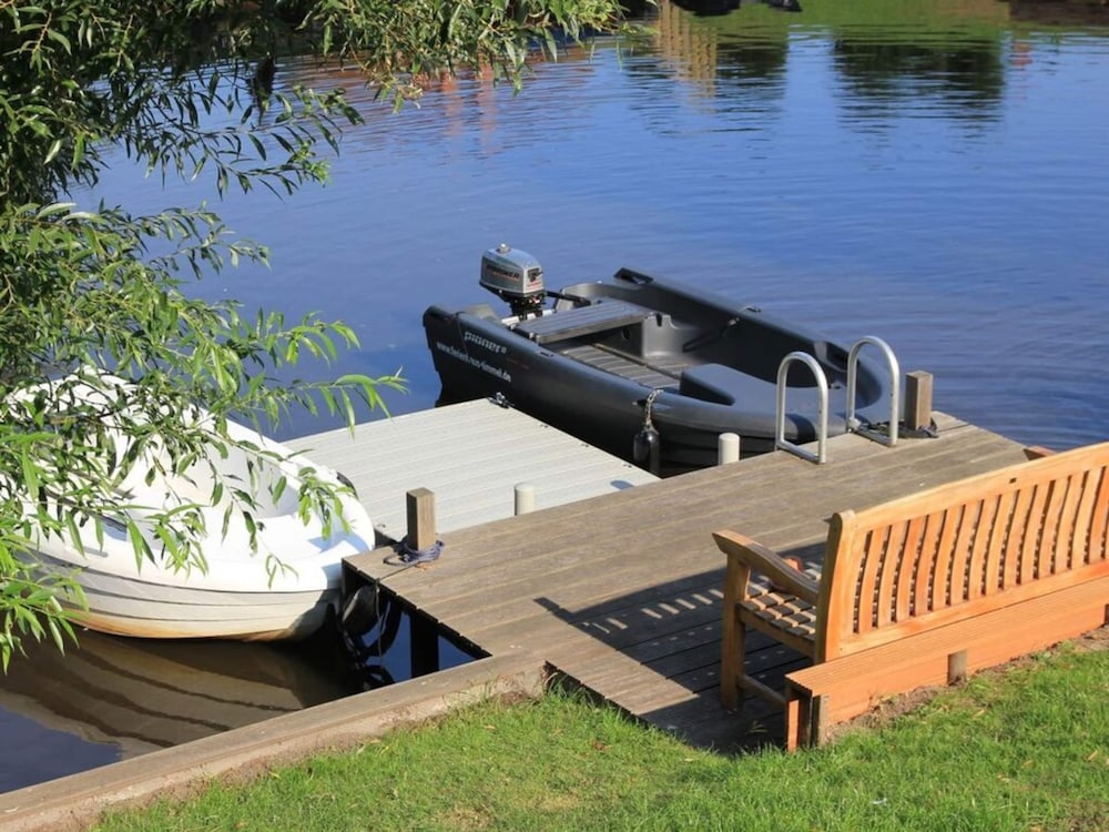 Overt Meer 6 Modern Retreat