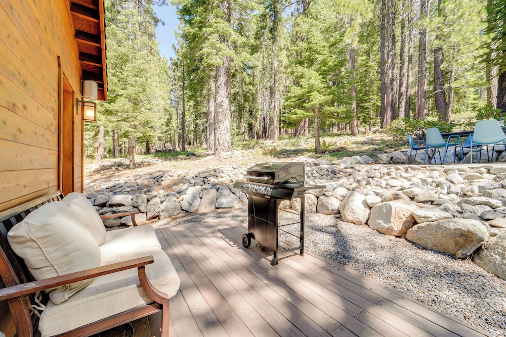 Near Ski Resorts & Trails: Truckee Home w/ Hot Tub