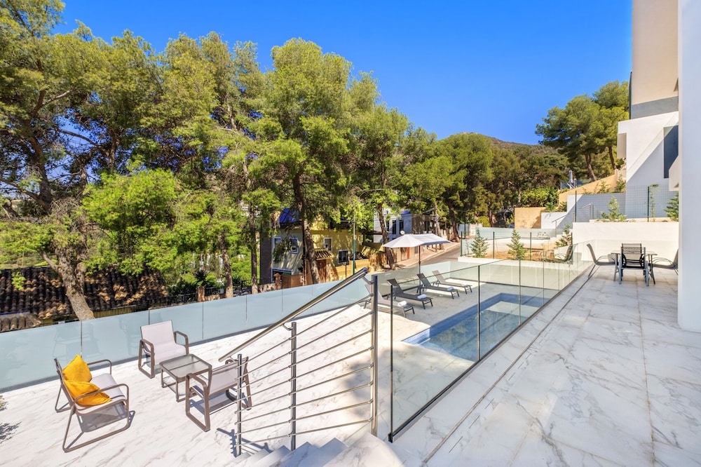 Villas Pinares de San Antón, Saltwater pool, Sea, City, Mountain Views