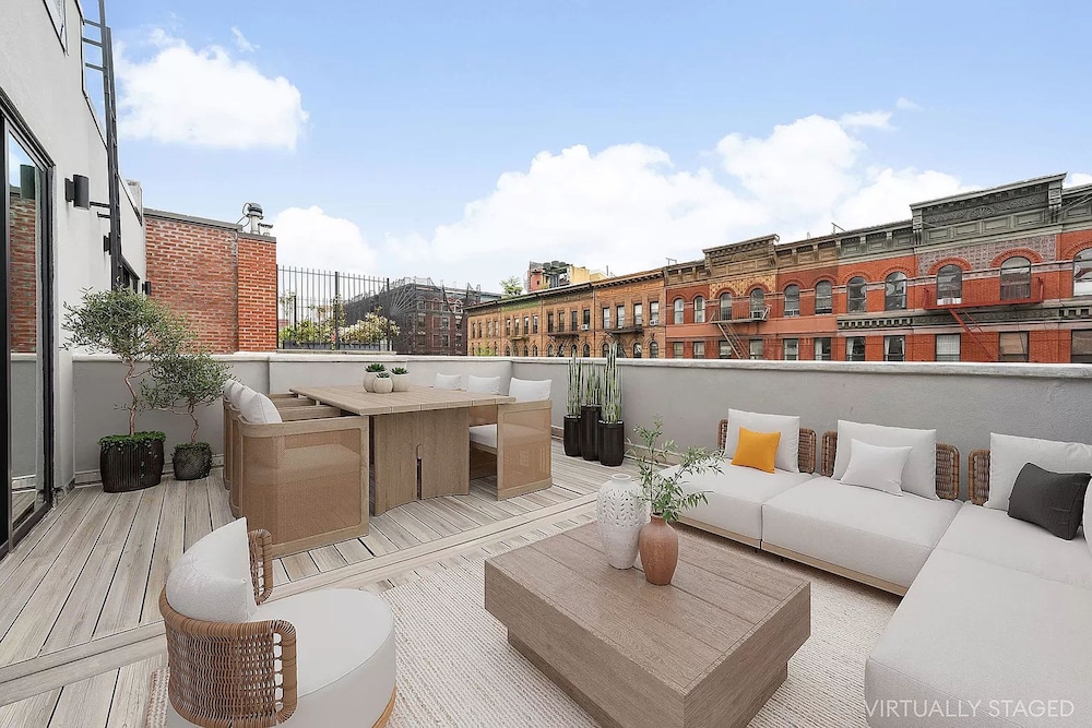 Harlington by Rove Travel Private Backyard Roof