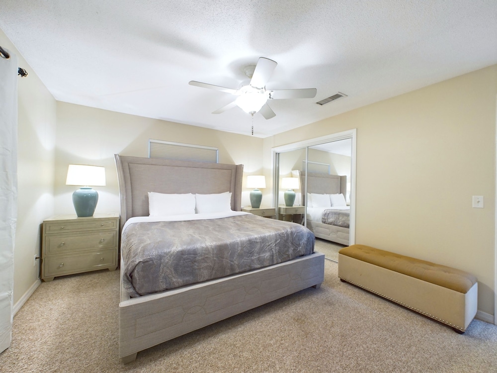 Cozy 4 Bedroom Home on Merritt Island