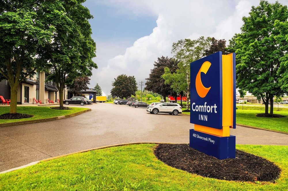 Guelph Vacations - Comfort Inn Guelph - Property Image 3