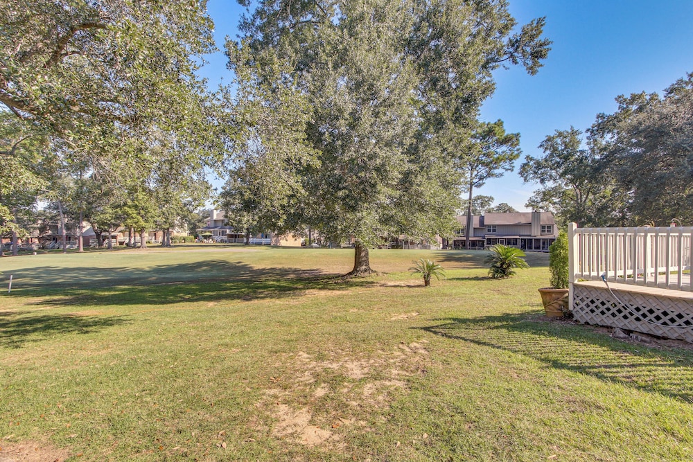 Inviting Home w/ Golf Course View in Diamondhead!