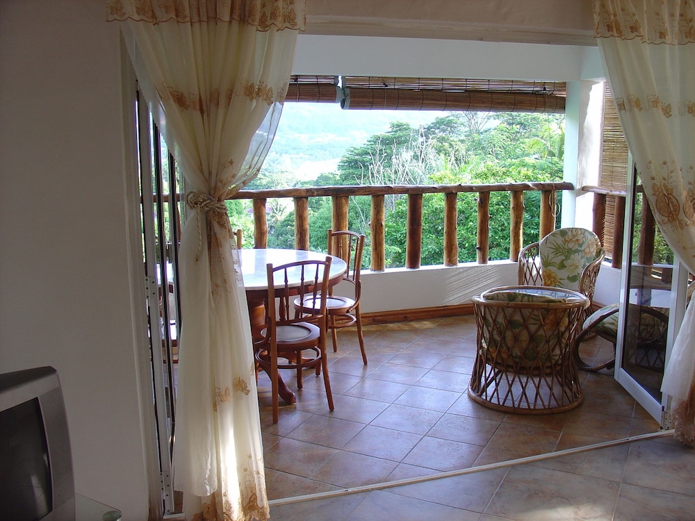 Lemongrass Lodge