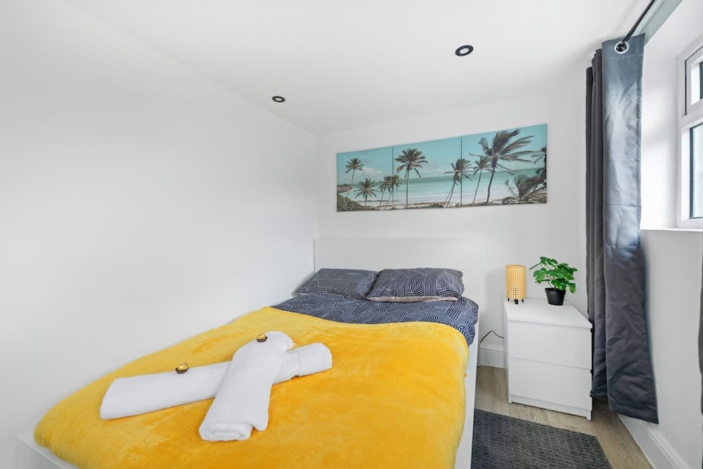 4 Bedrooms - 3 Bathrooms House