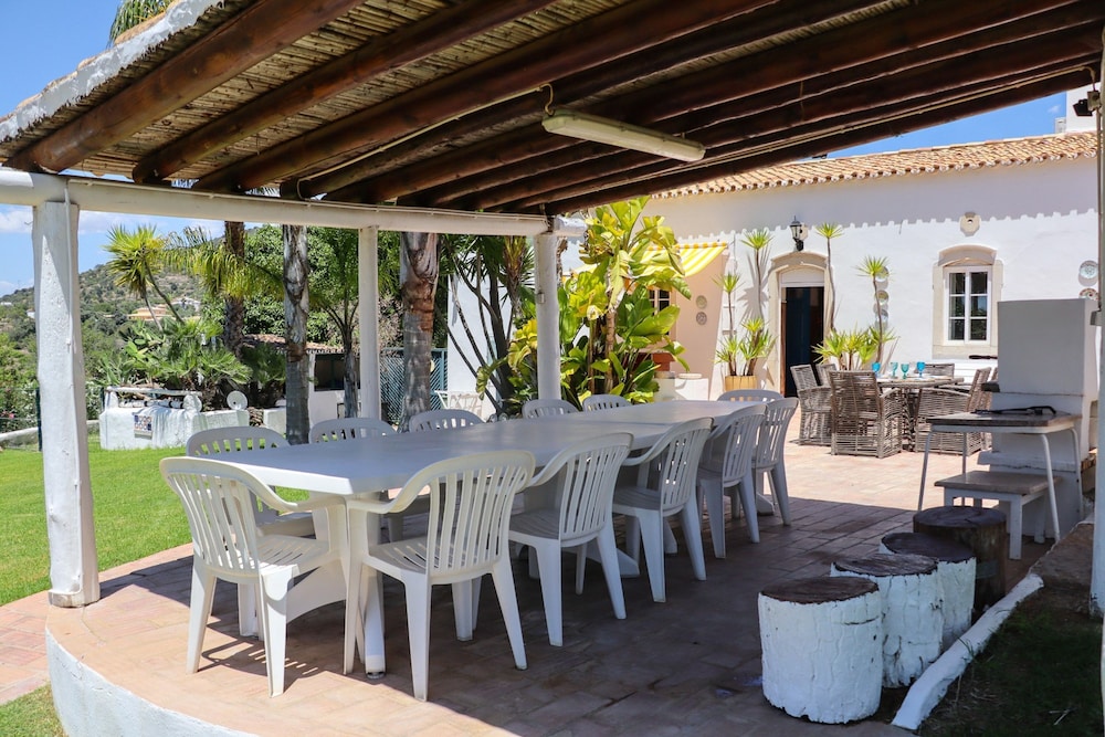 Idyllic Farm House With Huge Garden for 14pax
