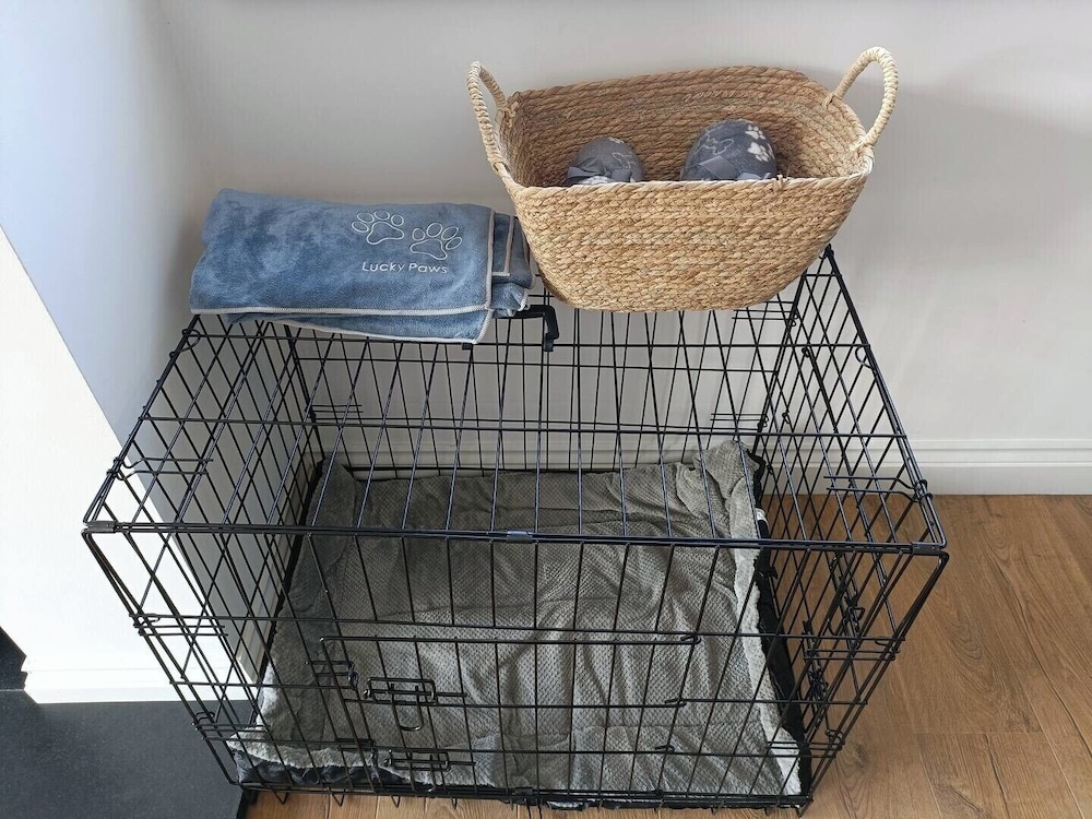 2-bed Coastal Cottage - Sleeps 4 - Pet Friendly