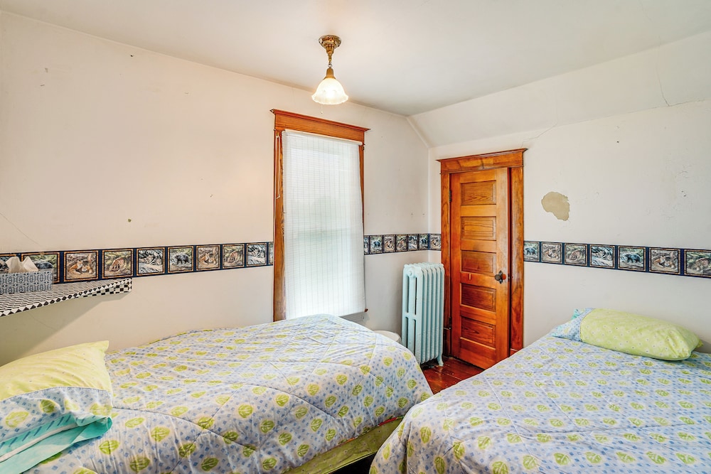 Cozy Rural Hideaway in Mcintosh County!