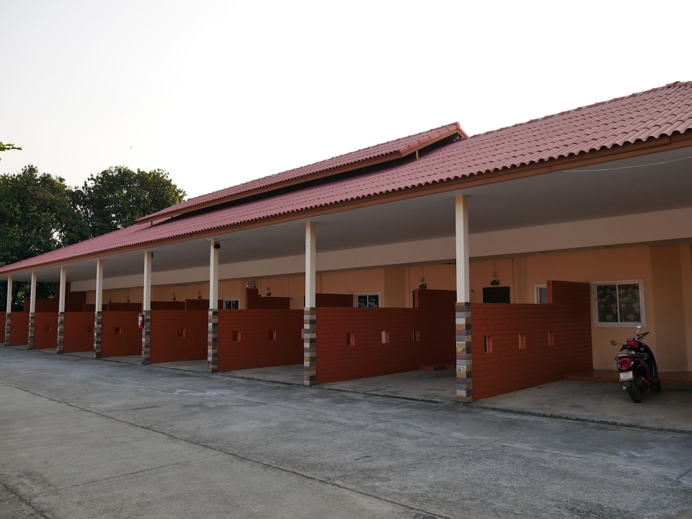 Ploy Resort
