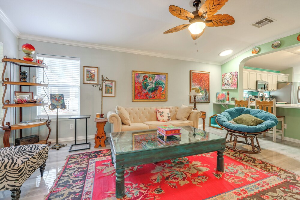 Dog-friendly Retreat w/ Yard, 22 Mi to Dtwn Austin