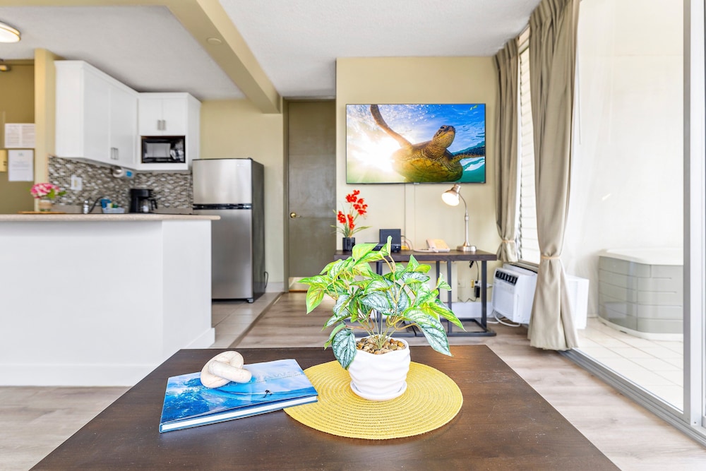 Pacific Monarch - 1 BR - Ocean & City Views