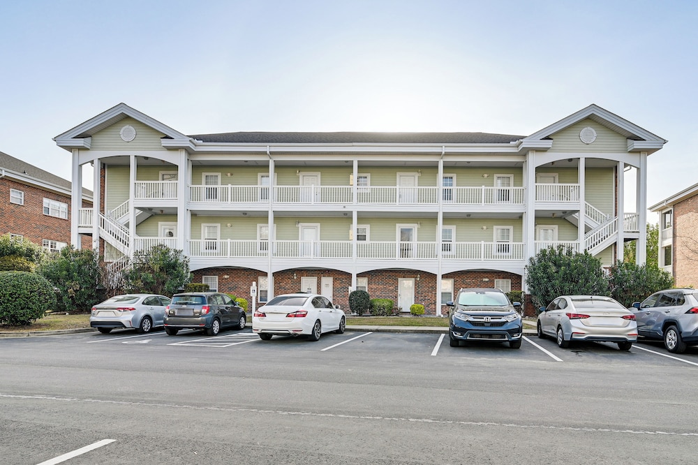 6 Mi to Myrtle Beach Hot Spots: Cozy Condo!