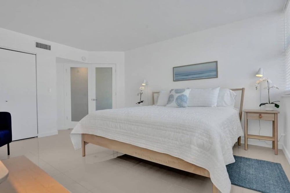 Boutique Luxury 2Br 2Ba Beach Intercostal View