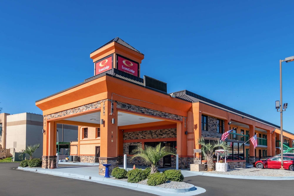 Macon Vacations - Econo Lodge Inn  Suites - Property Image 4