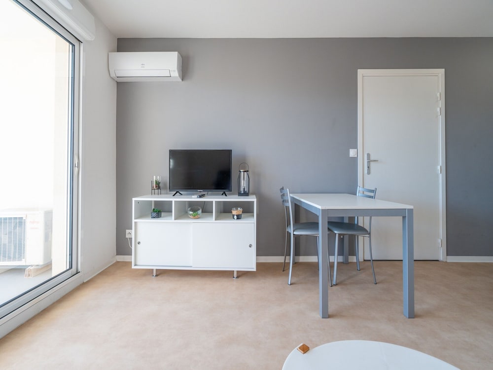 Seaside Stay for Two Guests