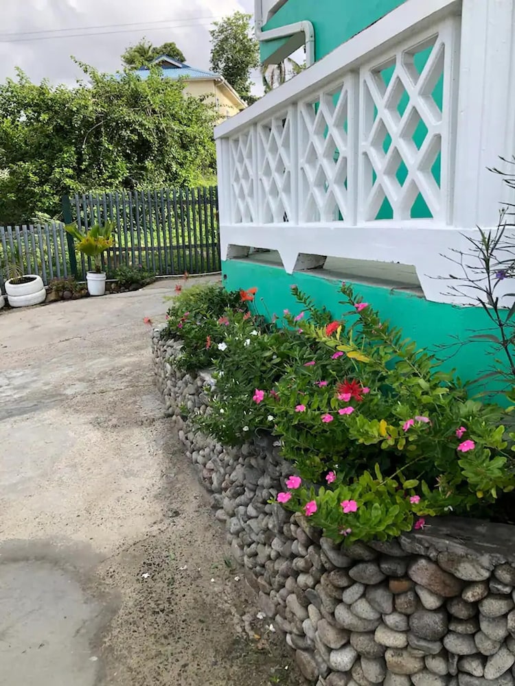 Family Friendly 2-bedroom Apartment in Vieux Fort view 5