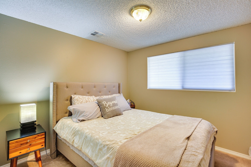 3 Mi to U of O Pet-friendly Home w/ Covered Deck!