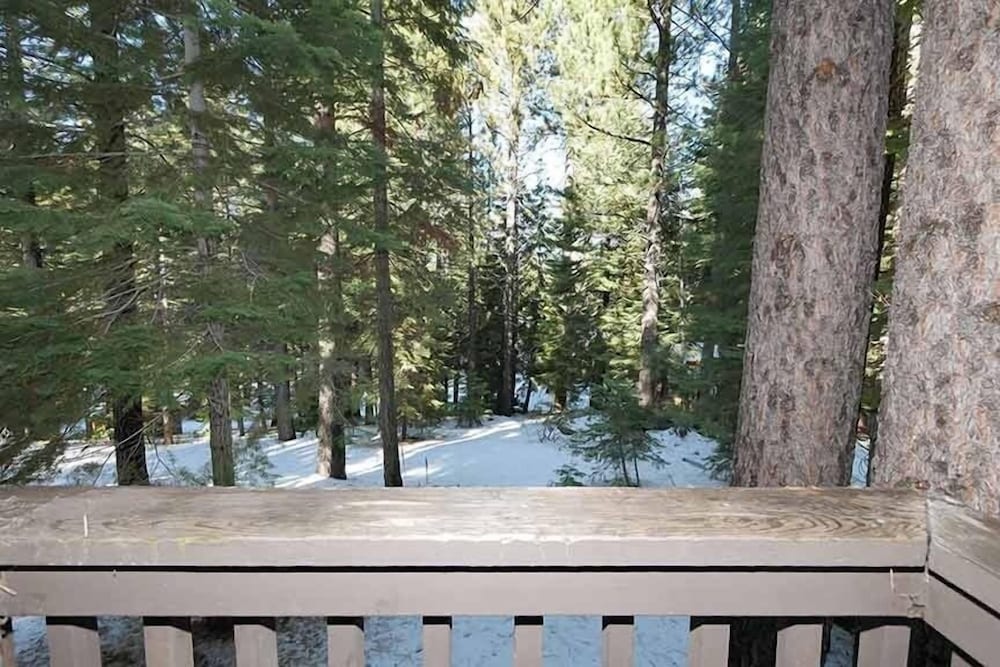 Lake Tahoe Vacations - 1629 Pioneer Trail 4 Bedroom Home by RedAwning - Property Image 5