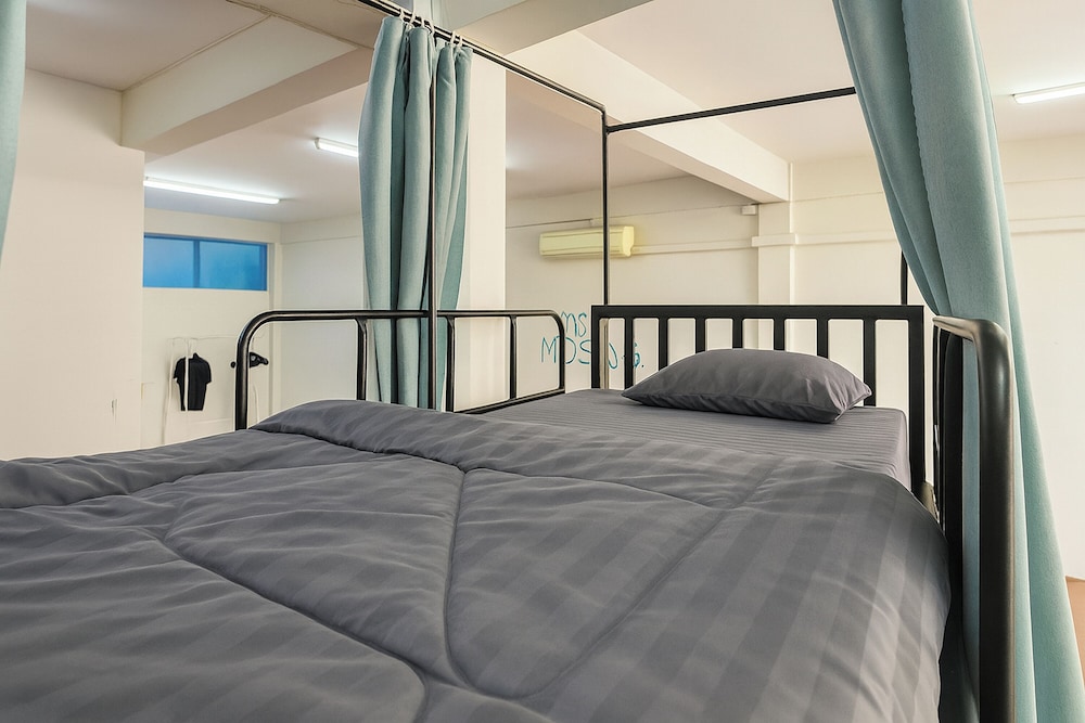 Indian Bites Hostel