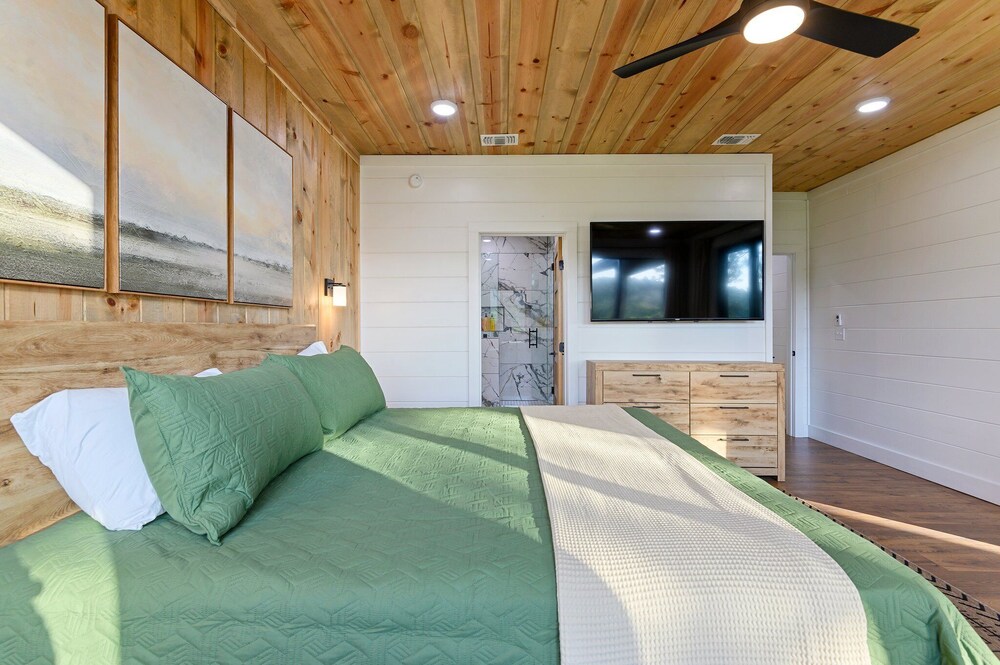 Luxury Retreat in Broken Bow
