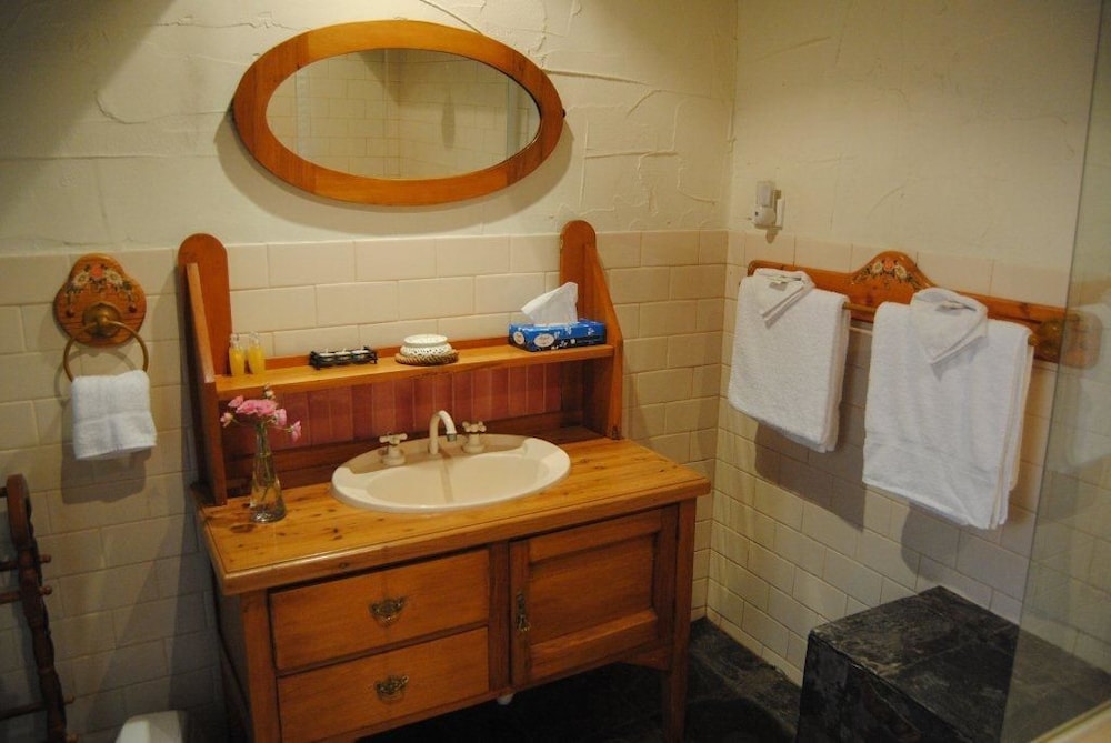 Clarendon Chalets