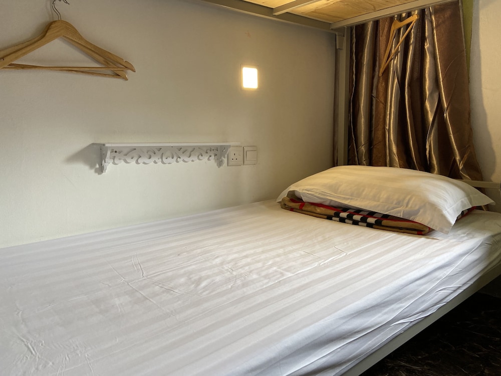 OSS Backpackers Hostel
