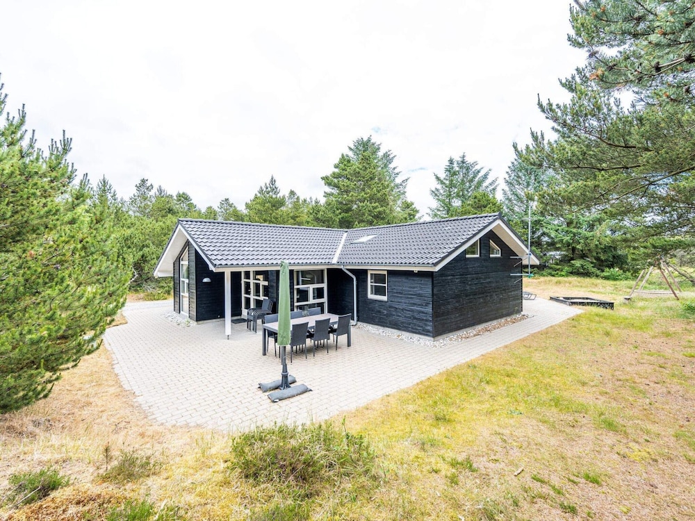 6 Person Holiday Home in Blavand