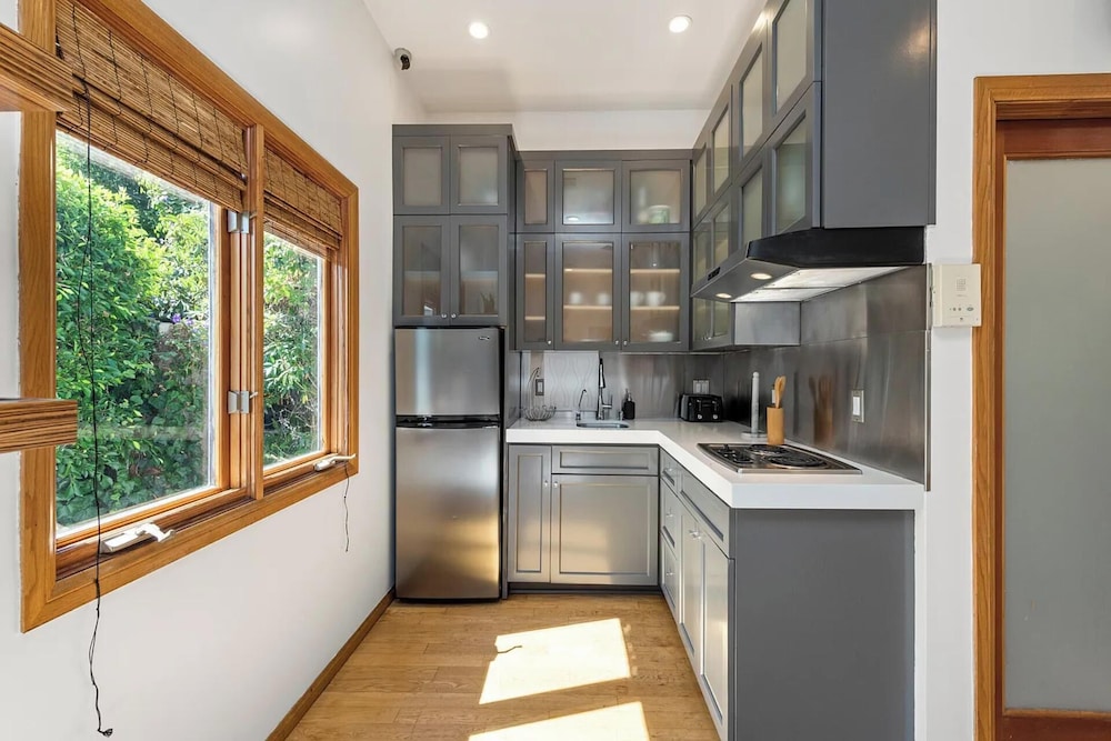 Alta Royale - Exquisite Designer Retreat Near Soho House & Rodeo Drive