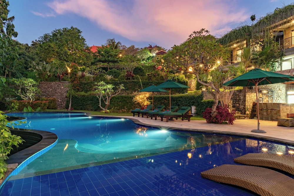 Alamanda Lovina Resort
