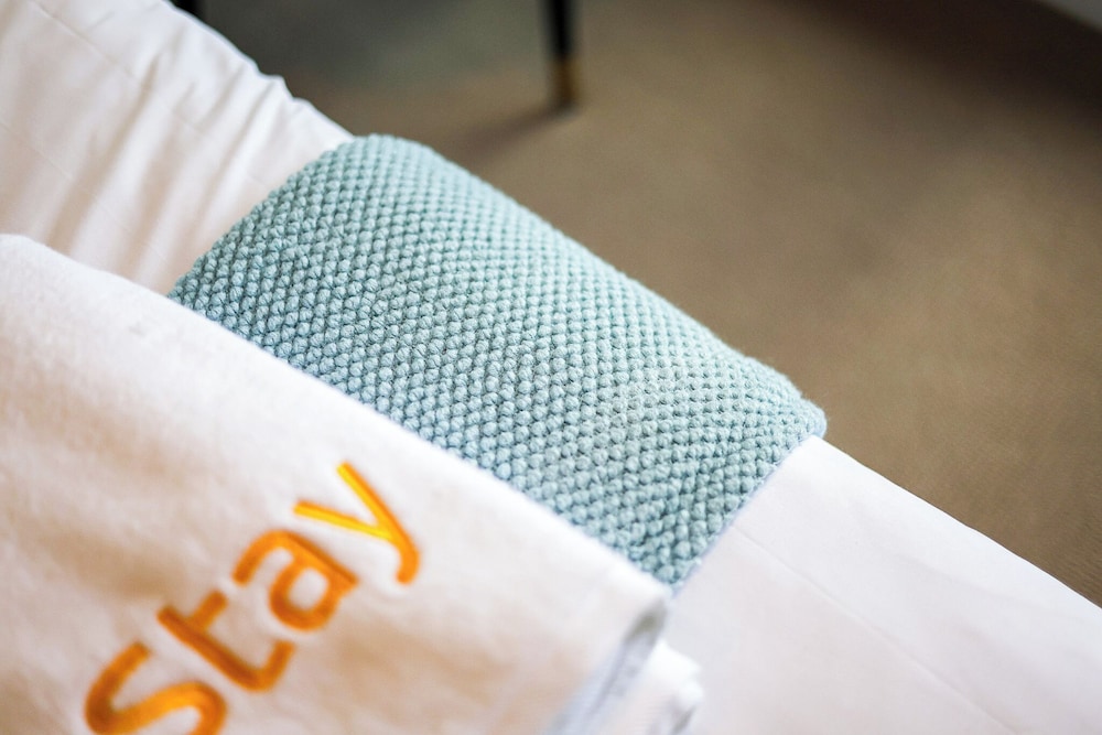 StayAU Stylish 2BR Central Box Hill