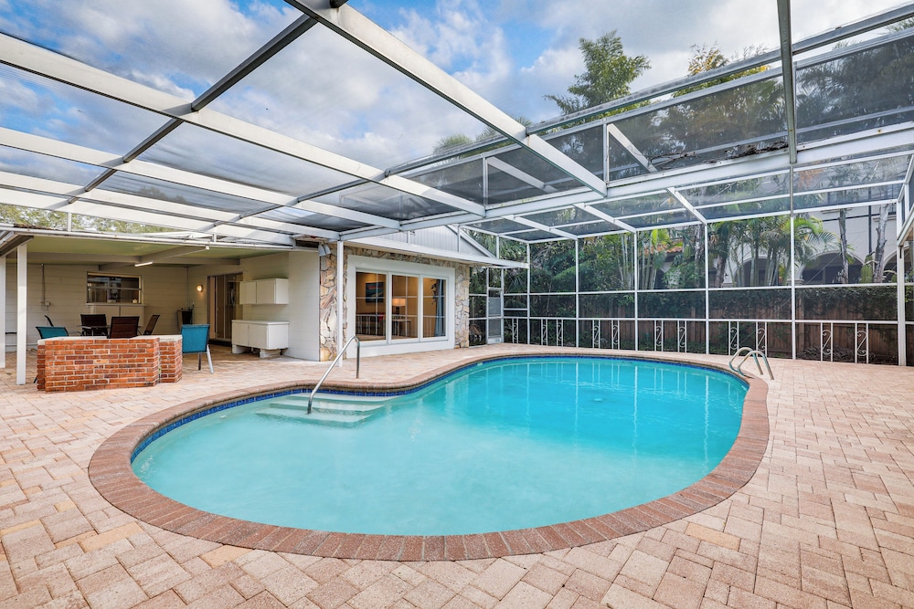 Davis Island Home w/ Lanai: 3 Mi to Downtown Tampa