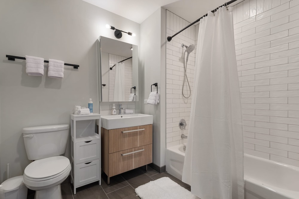Central Location Exclusive Apts for Large Groups