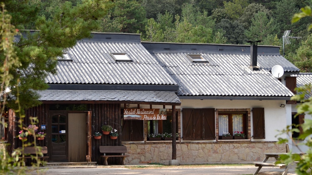 Hostal Restaurant Pous de la Neu