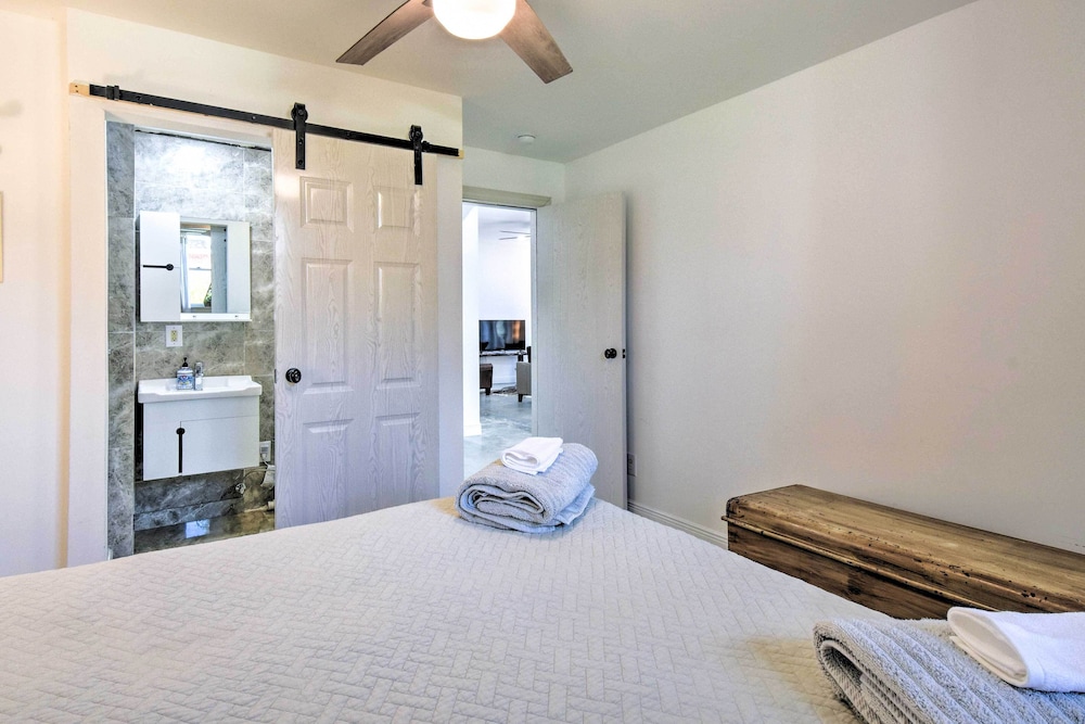 Bright Oasis on Lake Hartwell w/ Boat Dock! view 5