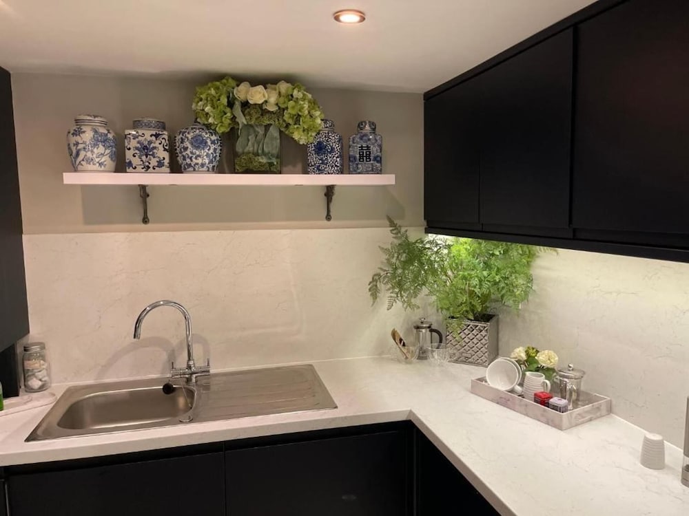 2 Bed 'cosy Cottage' Central Bawtry High End Decor
