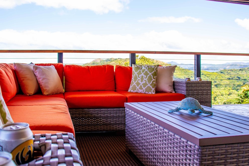 Luxury Home w/ Views & Infinity Pool: Near Beach!