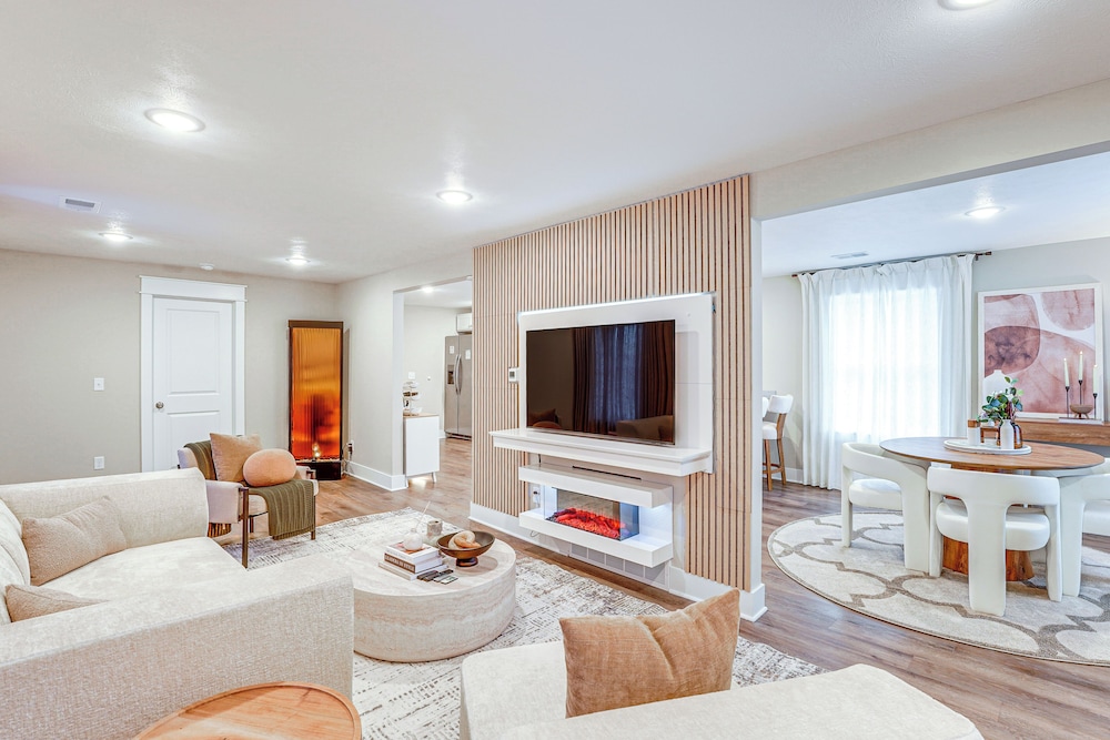 Serene & Updated Escape: 1 Mi to Heritage Landing