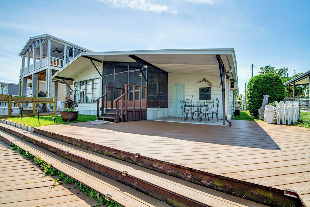 Angler's Paradise! Homosassa River Retreat w/ Dock