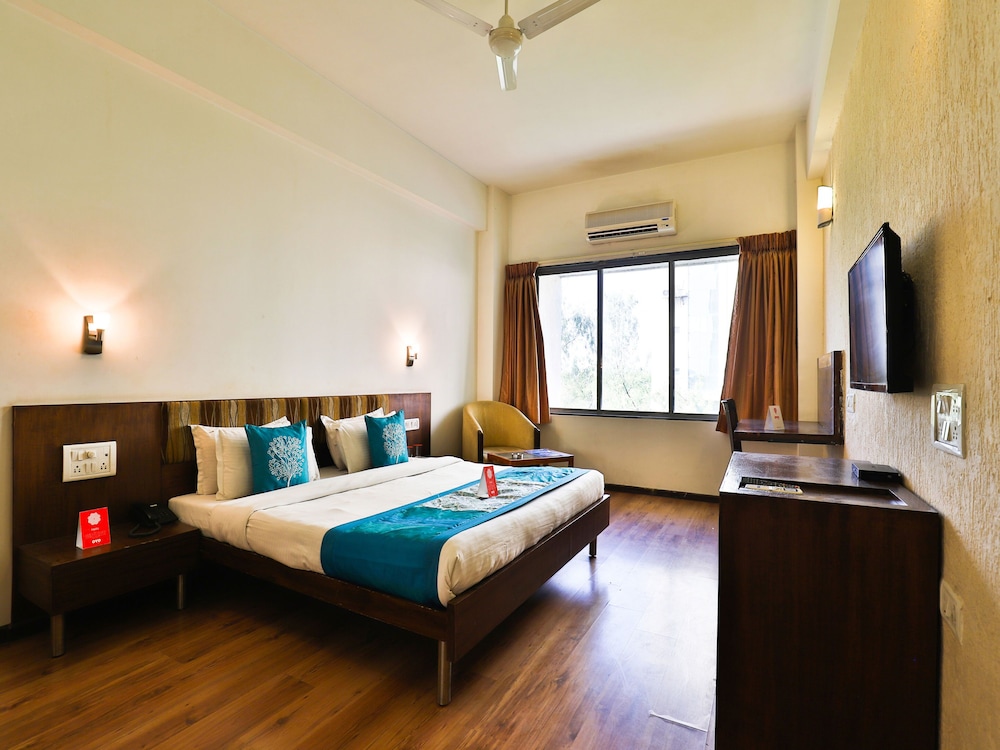 OYO 12945 Hotel President
