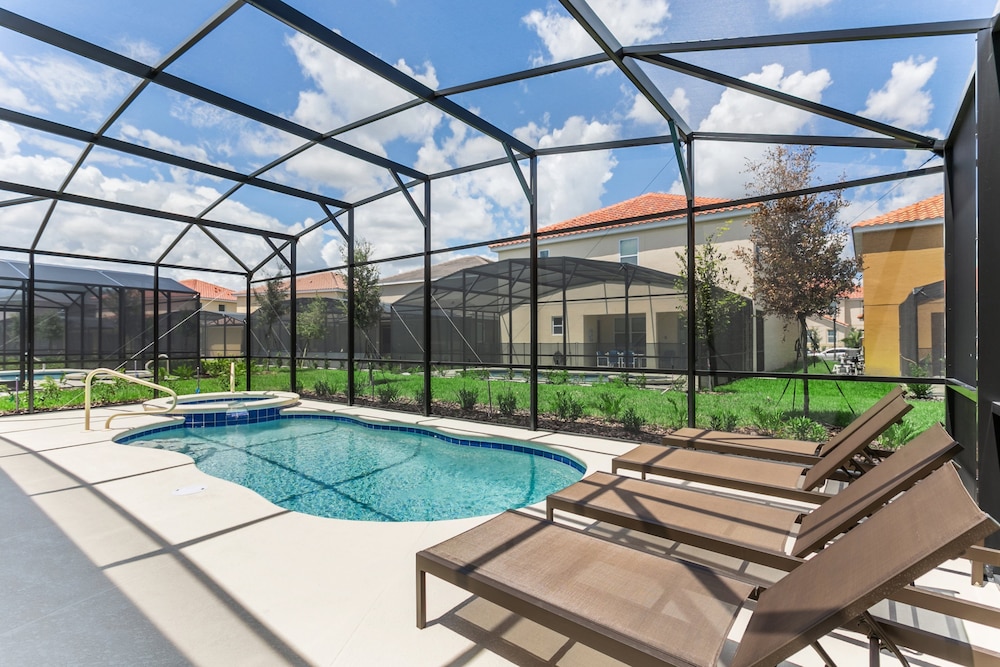 Exceptional 5 Bed 4,5 Ba Villa Gamerm - Image 2