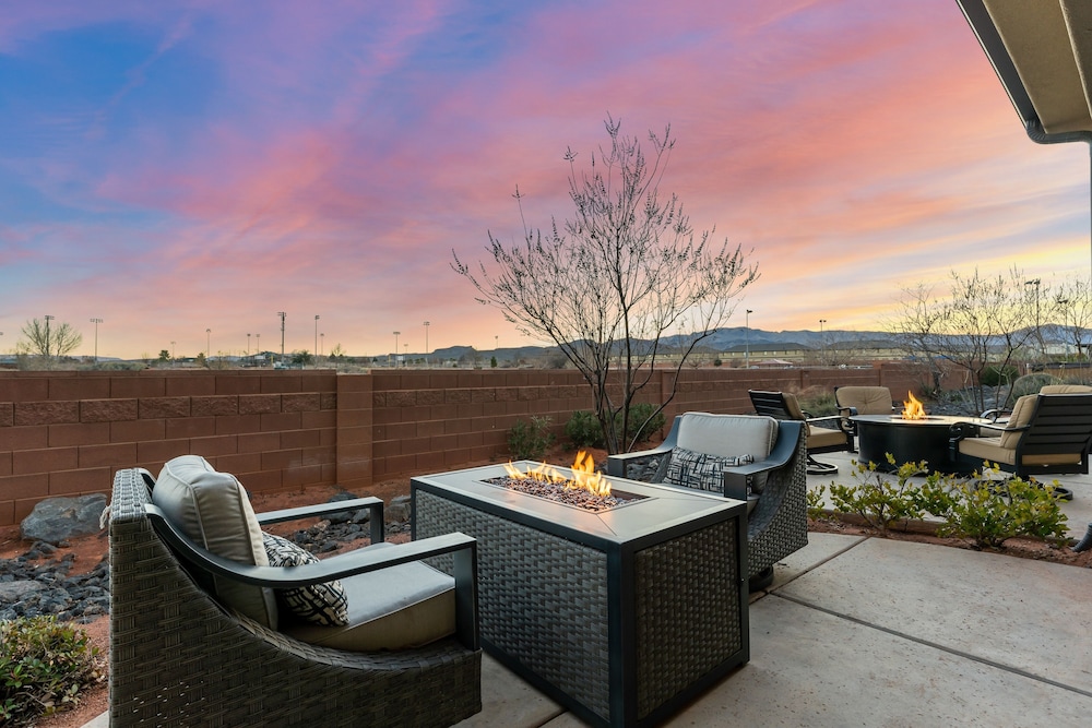 Double The Fun 7 Bedroom Home view 4