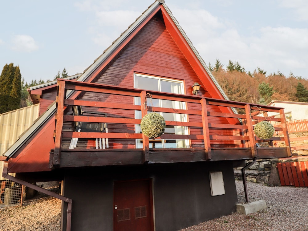 Larchfield Chalet 2