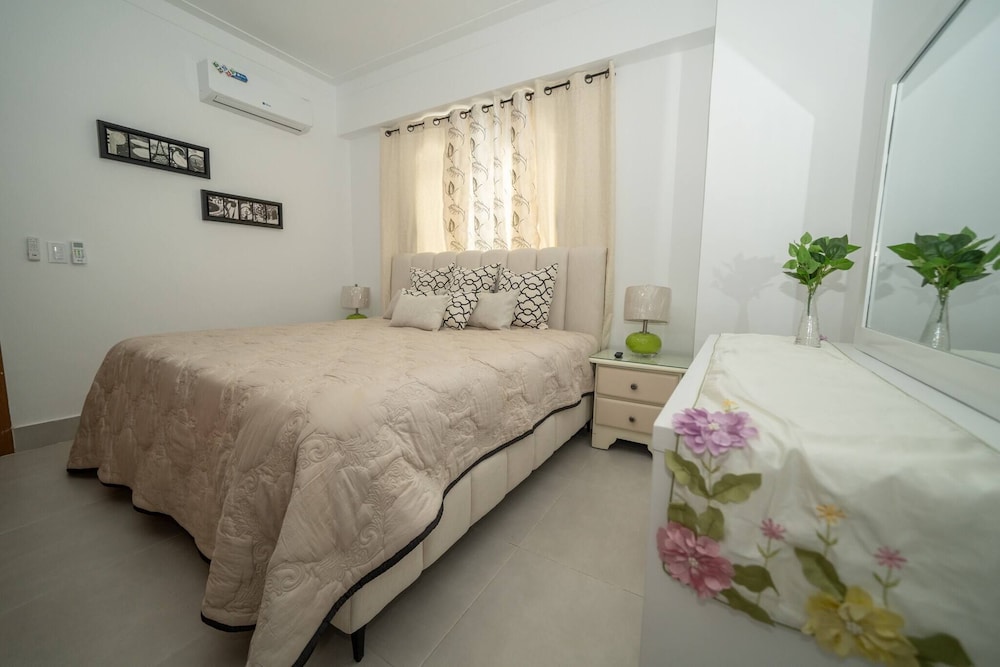 Featuring City Views, 1Br Downtown Stylish 2 Bt Sleeps 2 Wifi Gym Cine 2C view 4