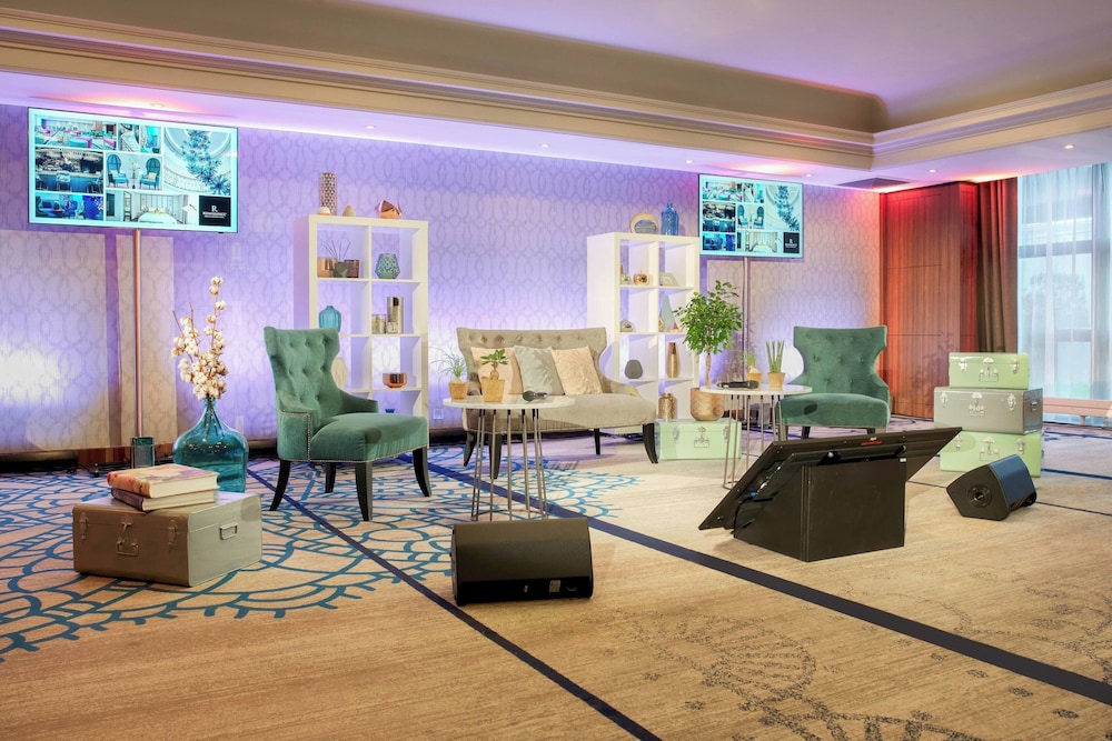 Puteaux Vacations - Renaissance Paris La Defense Hotel - Property Image 11