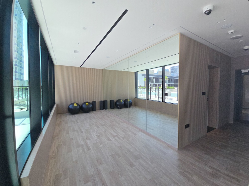Easygo- Stylish 1bdr Binghatti Corner