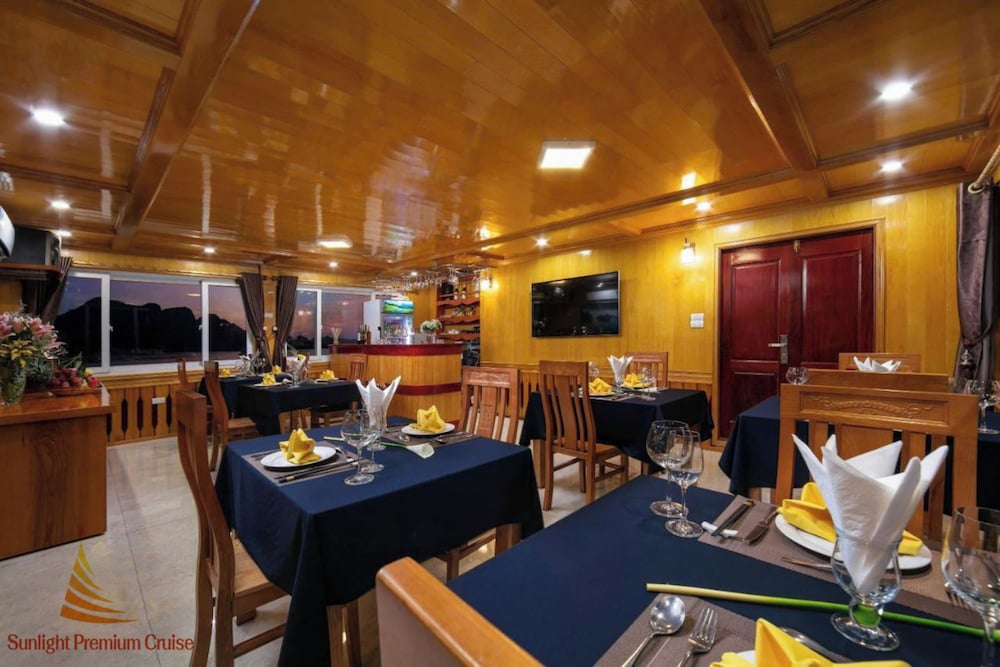 Halong Sunlight Premium Cruise
