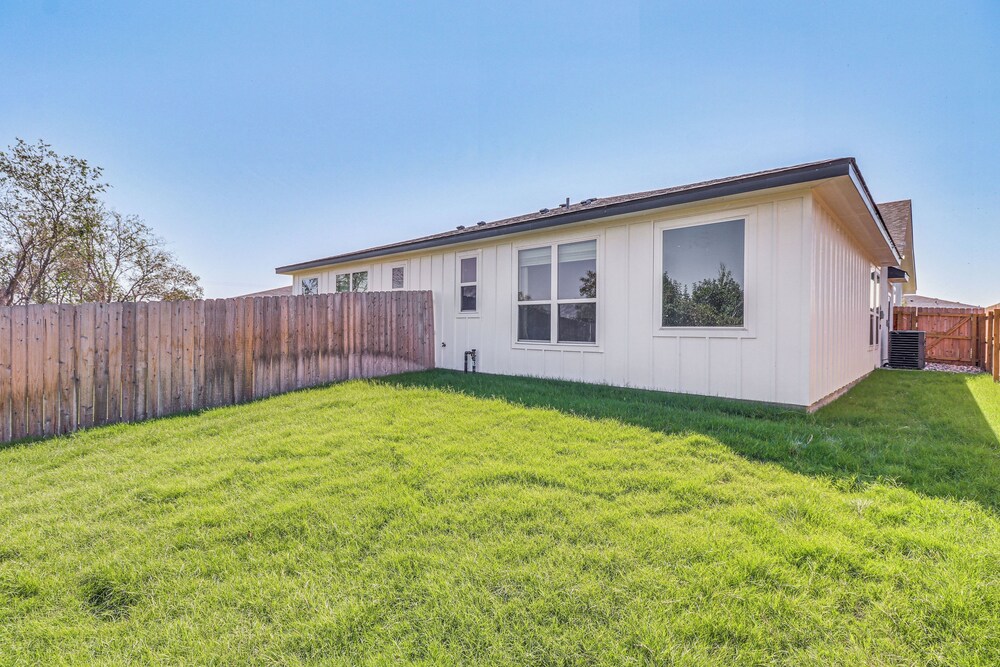 Newly Built Home: Close to Parks & Dining!