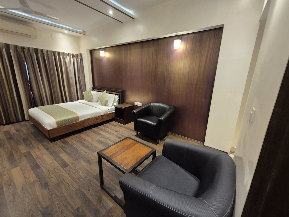 R D HOTELS HSR